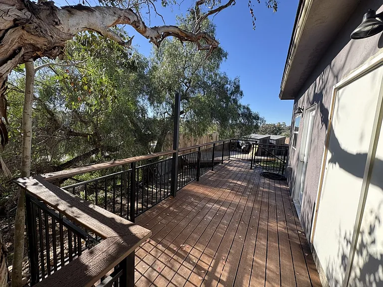 Manzanita Dr — Photo 21