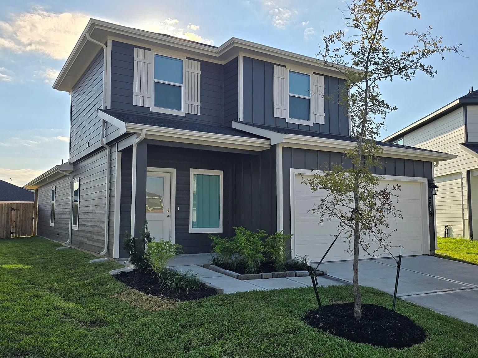 3 bed, 2.5 bath, 1850 sqft, $2,500 — Photo 1