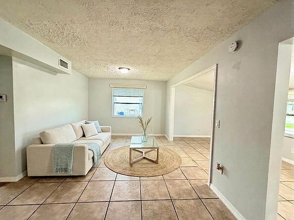 2nd image of 1480 6th Avenue