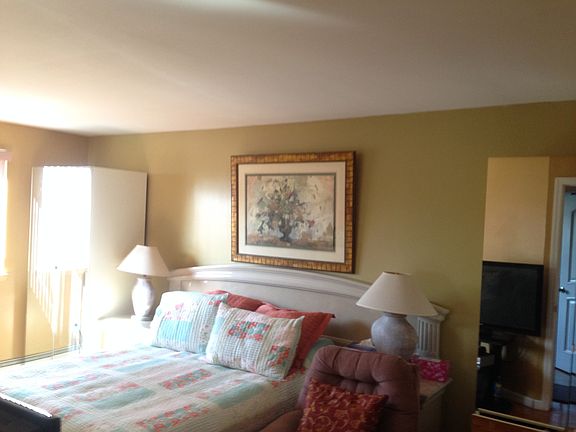 4th image of 2481 Delanoy Ave