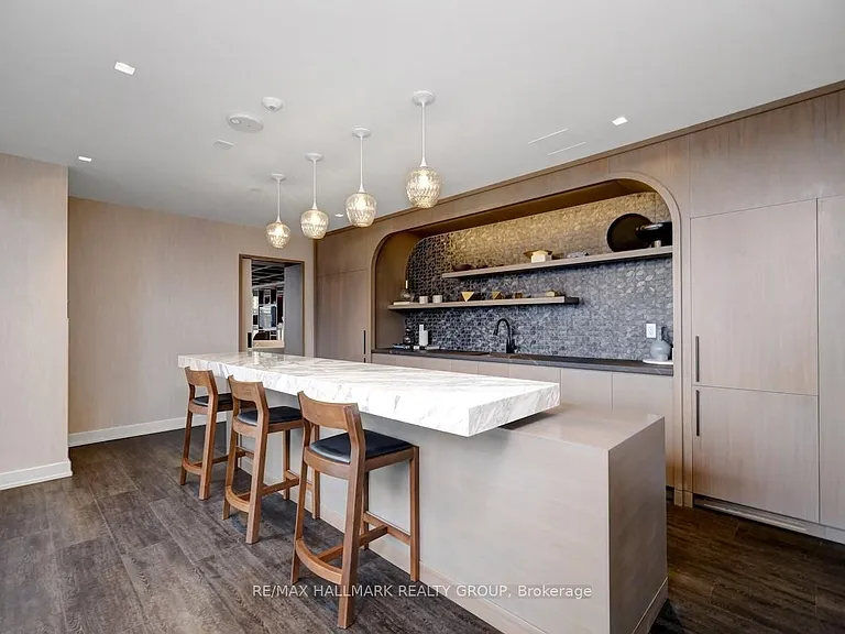 560 Rideau St #514 — Photo 28