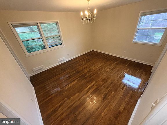 4th image of 9412 Holland Ct