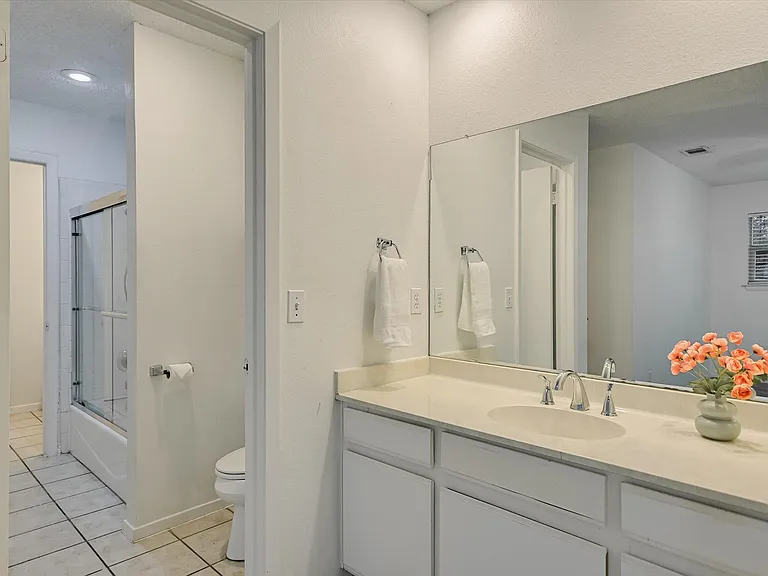 3207 Eanes Cir #B — Photo 19
