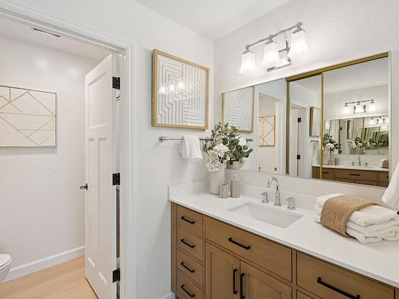 5th image of 1101 Continentals Way APT 112