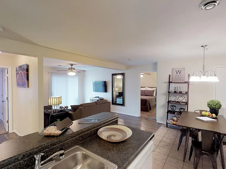 923 W Battlefield St — Photo 13