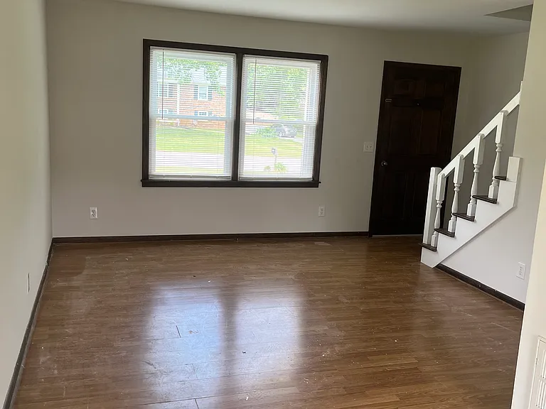 1705 Deer Hollow Dr #B — Photo 2
