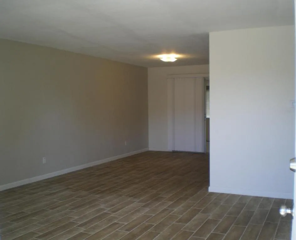 860 Felipe Pl — Photo 3