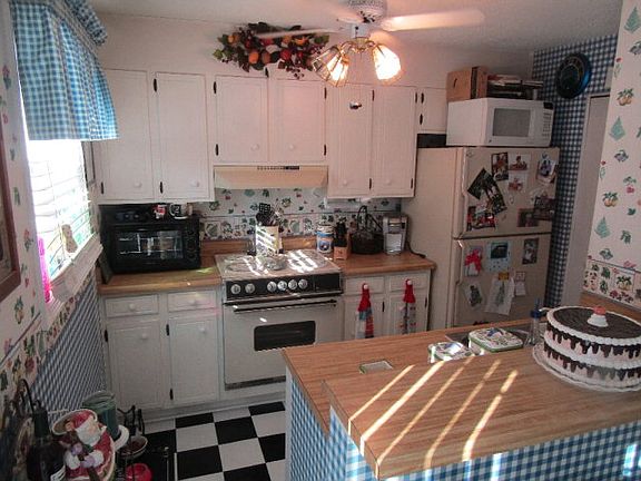 4th image of 969 Surry Ln #969