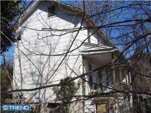 2nd image of 432 Coates St