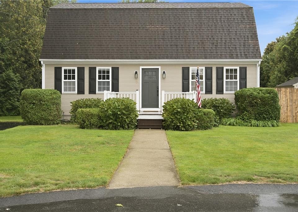 1st image of 9 Mallory Ct