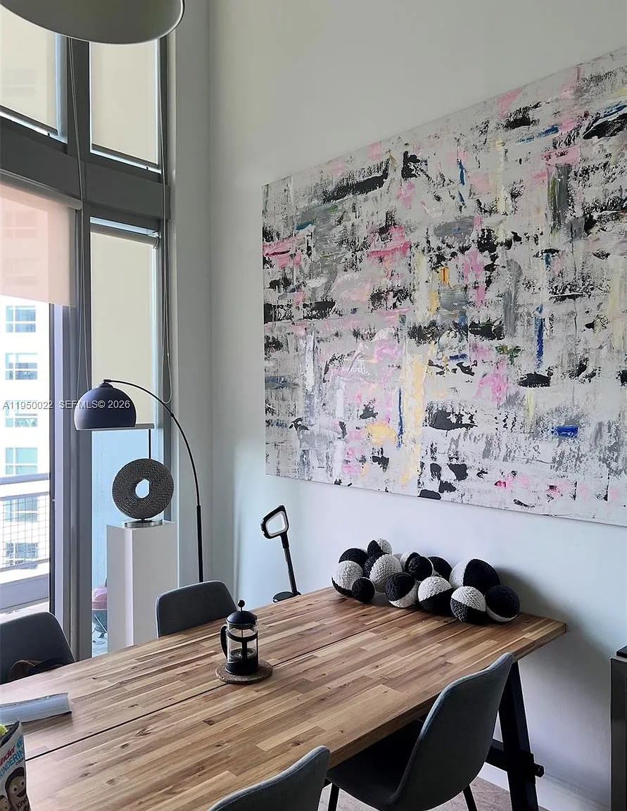 Neo Vertika Condo — Photo 2