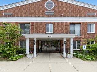 800 Ridge Rd APT 108, Wilmette, IL