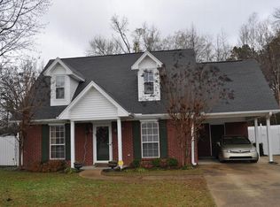 100 Maplewood Dr, Saltillo, MS 38866