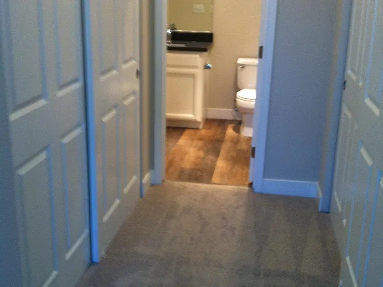 3x2 / 1240 sf - Master bedroom closets