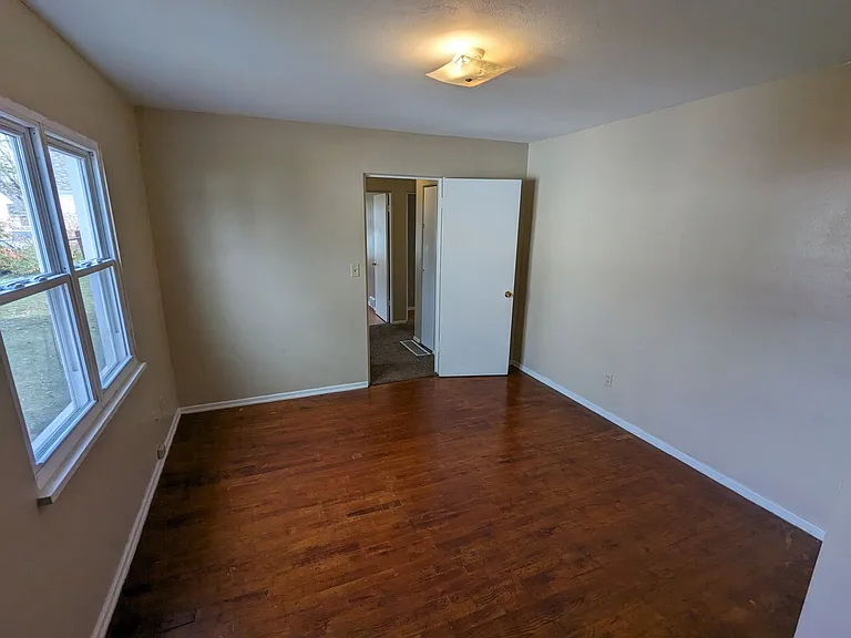 1712 W 12th St — Photo 12