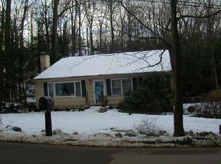 15 Valley Field Rd S, Sandy Hook, CT 06482