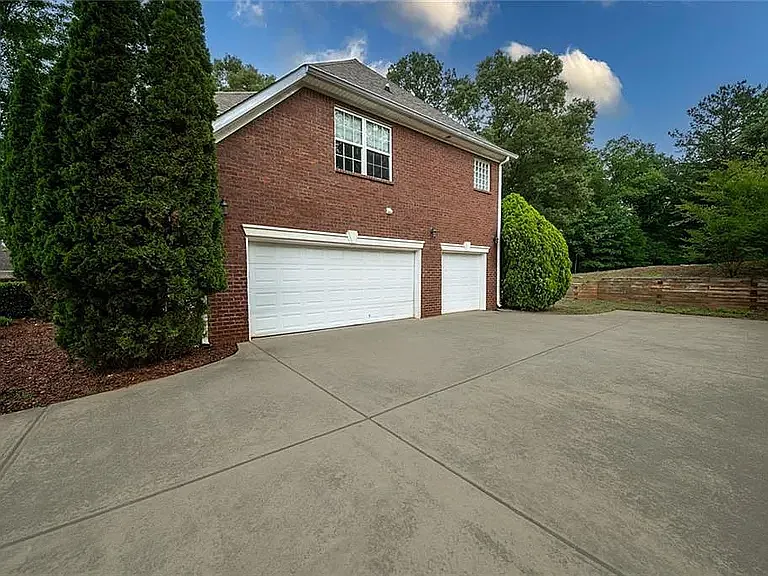 2113 SW Autumn Chase Dr — Photo 5