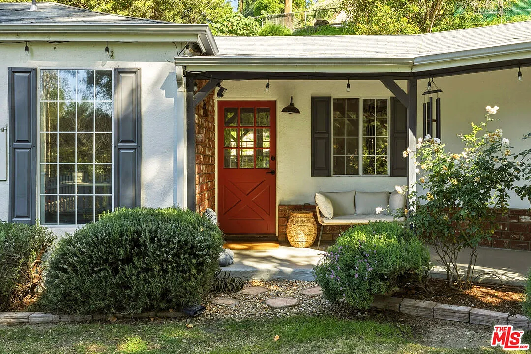 7815 Denivelle Rd photo 1