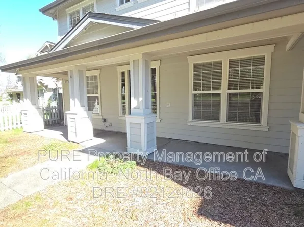 565 Jorgensen St, Cotati, CA 94931