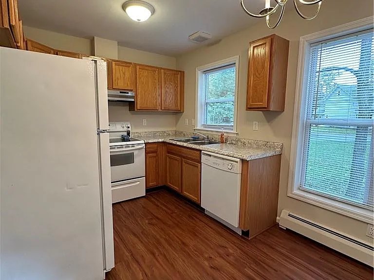 35 Bridge St #B — Photo 4