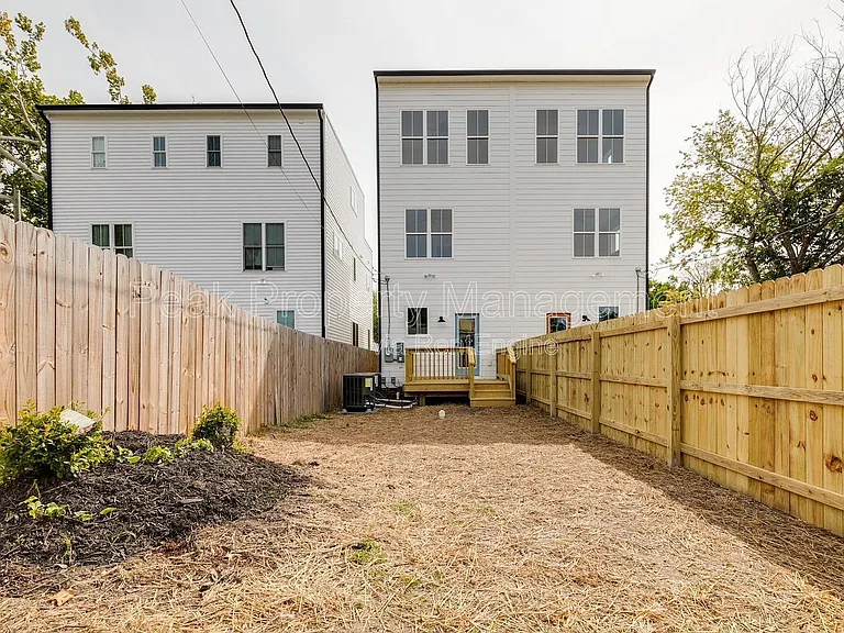 3204 Delaware Ave — Photo 38