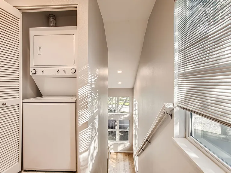 9603 NW Miller Hill Dr — Photo 3
