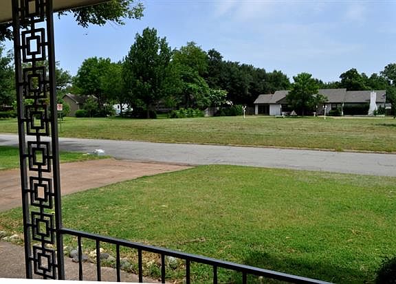 2nd image of 1614 University Dr