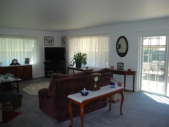 3rd image of 110 Margaret Meadows Dr