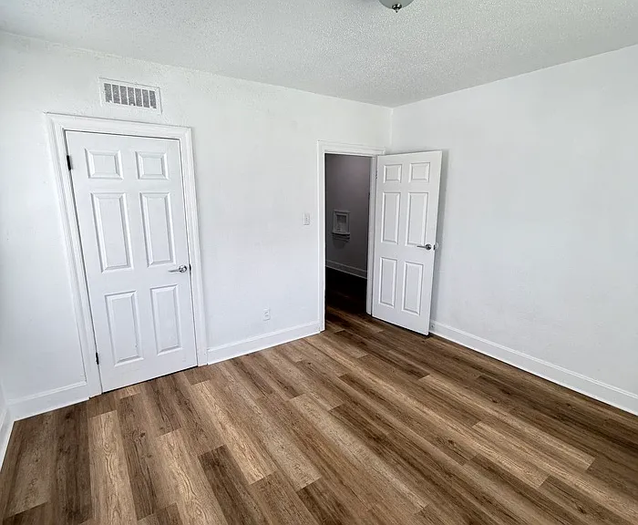 991 Terry Cir — Photo 12