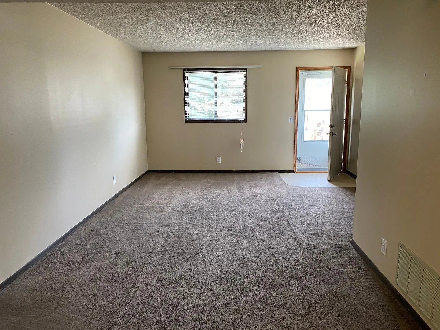 317 N Bridge Lane — Photo 4