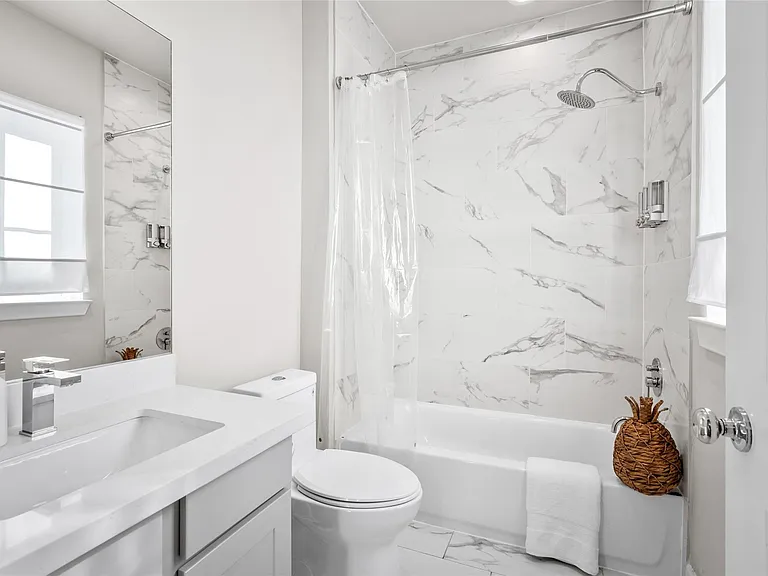 2110 Stuart St — Photo 22