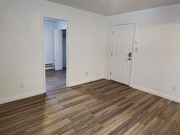 4th image of 1618 N Lincoln St APT 9