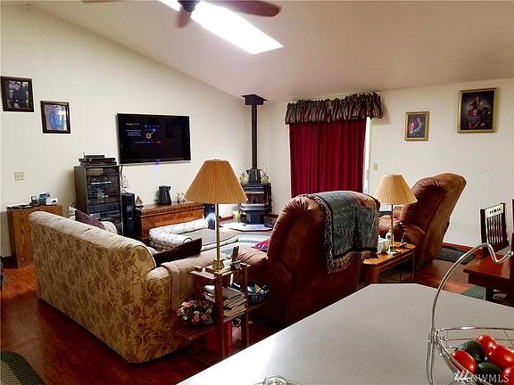 5th image of 16438 Elsie Ct SE