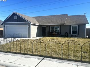 3135 Blue Jay St, Umatilla, OR 97882