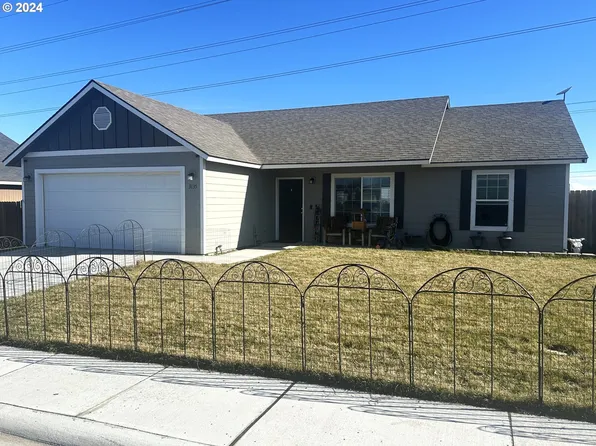 3135 Blue Jay St, Umatilla, OR 97882