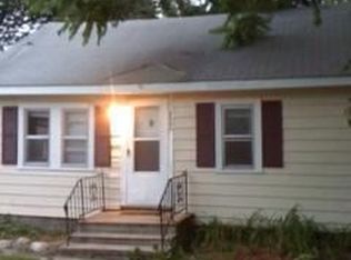 2354 Willow Beach St, Keego Harbor, MI 48320