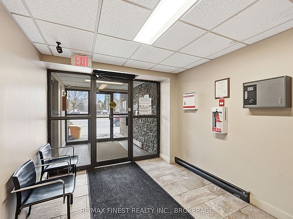 4th image of 17 Eldon Hall Pl #414