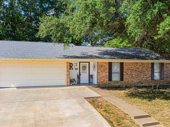 1507 Stonewall Dr, Longview, TX 75604