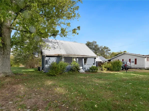 2335 Goshen Valley Dr SE, New Philadelphia, OH 44663