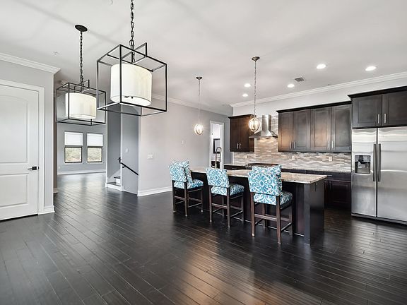 3rd image of 402 S Melville Ave APT 1
