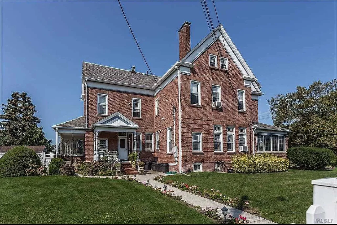 258 S Ocean Ave — Photo 1