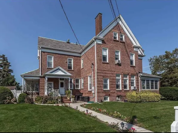 258 S Ocean Ave APT 3, Freeport, NY 11520