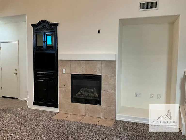 626 W Lisbon Ln — Photo 8