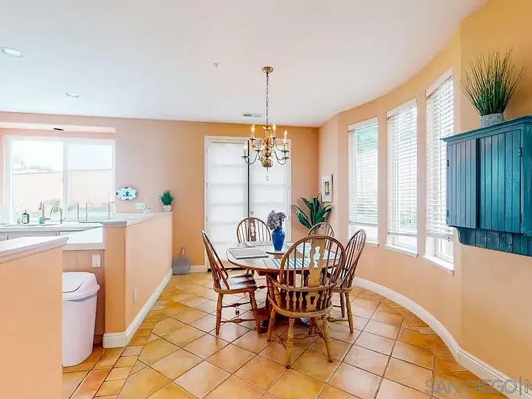 863 Starflower Rd — Photo 5