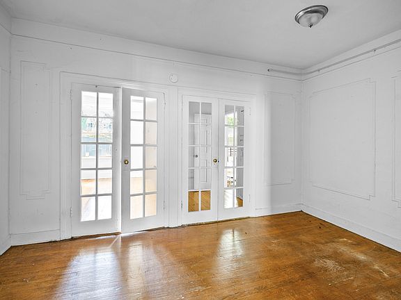 4th image of 173 Montrose Ave APT 2