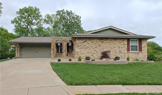 1st image of 386 Village Creek Dr