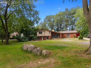 6600 Westphalia Rd, West Bloomfield, MI 48324