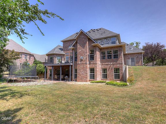 4th image of 2820 Ridgeview Dr