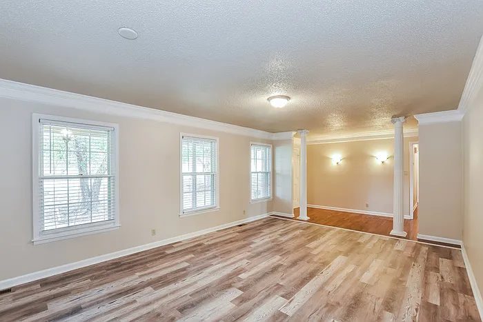 12001 Camelot Dr SE — Photo 3