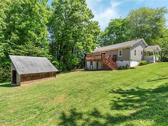 4th image of 213 Old Westfield Rd